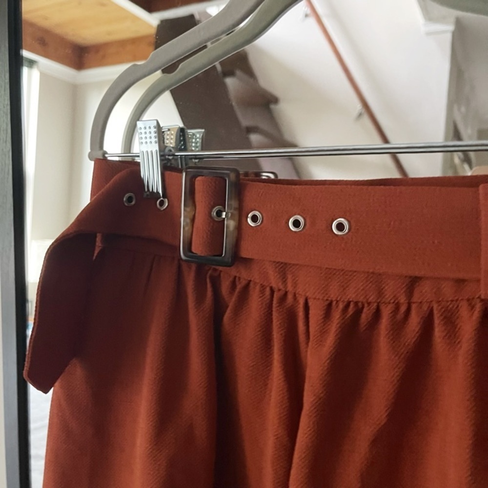 Song of Style High-Waisted Shorts Small Rust - Picture 2 of 6